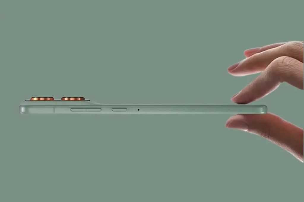 Moto X70 Air dibuka pre-order di China dengan harga dari CNY2.599, hadir dengan desain tipis 5,99 mm, layar 6,7″ 120Hz, kamera triple 50 MP, dan pengisian 68W.