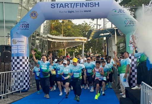 Galang Donasi untuk Transplantasi Kornea, 1.500 Pelari Ramaikan JEC Charity Run 2025