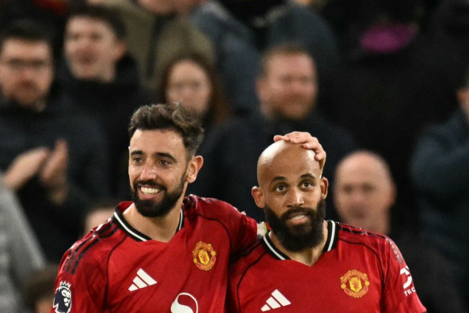 Bryan Mbeumo (kanan) dan Bruno Fernandes (kiri). (Foto: AFP/Oli Scarff)