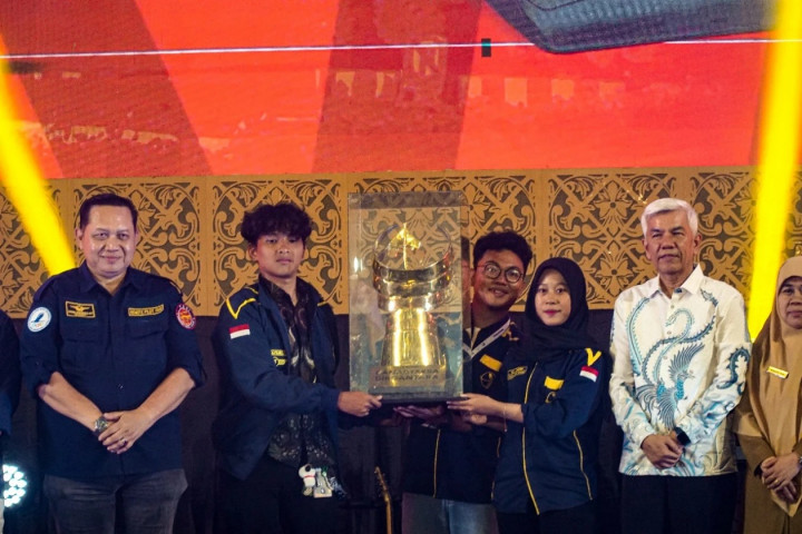 Menyala! UGM Sabet Juara Umum untuk ke-8 Kalinya di KRTI 2025