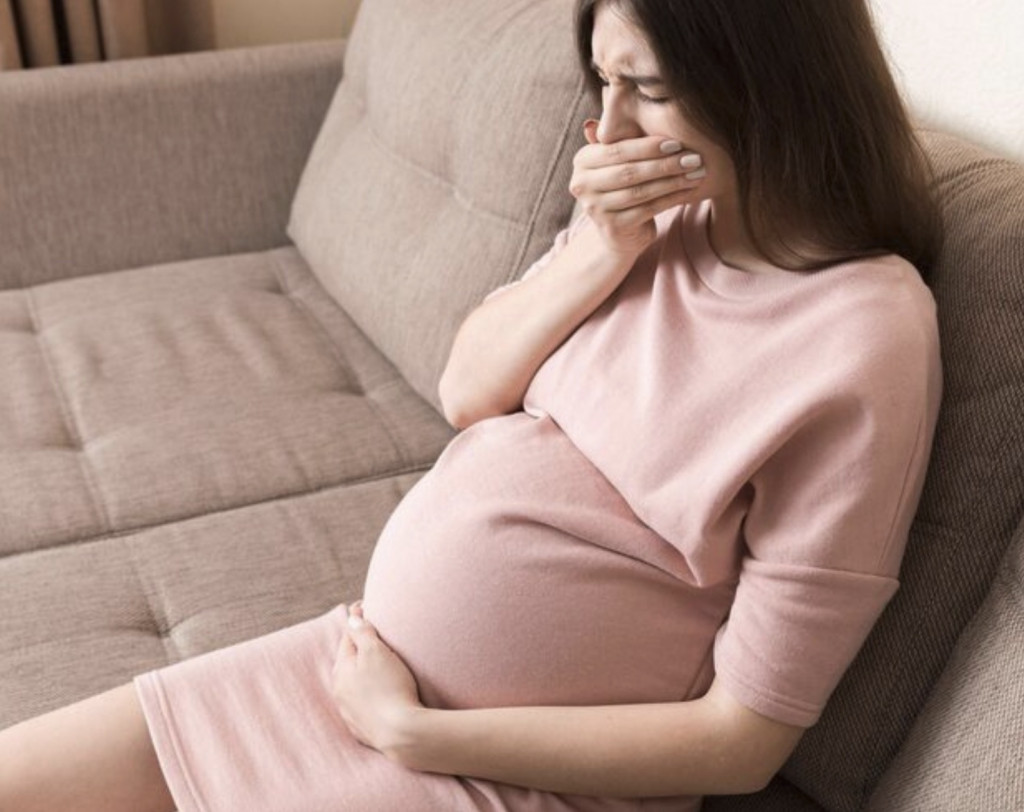 Selama kehamilan, tubuh mengalami banyak perubahan, seperti peningkatan produksi progesteron yang membuat otot-otot saluran pencernaan lebih rileks.