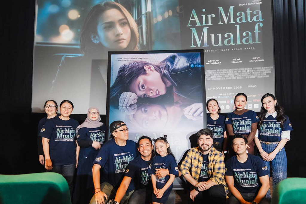 Para pemeran dan tim Air Mata Mualaf (Foto: dok. Air Mata Mualaf)