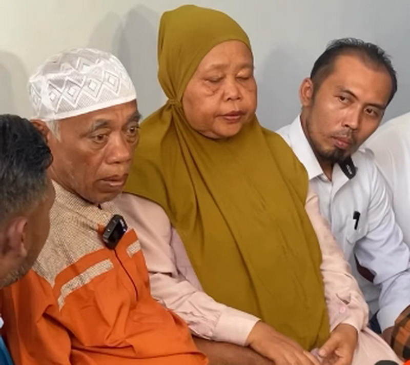 Pak Tarno & Istri (Foto: Instagram @paktarnomanagementofficial)