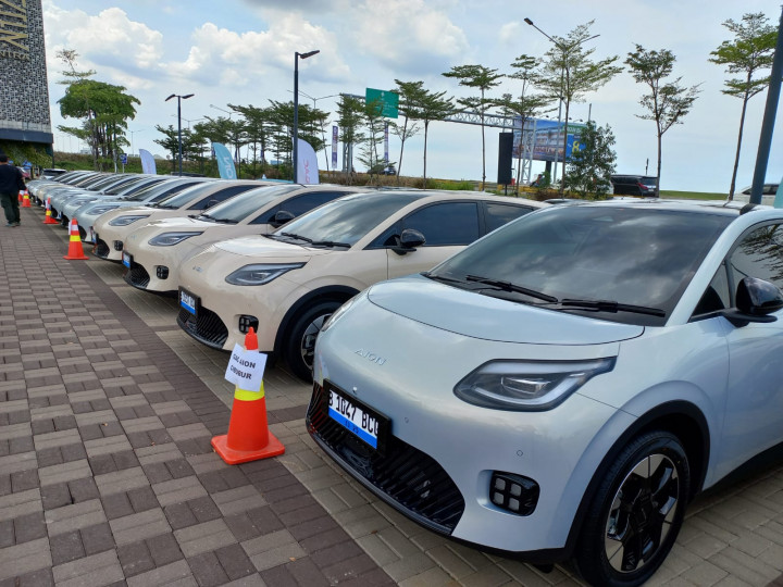 Aion UT Mulai Diserahkan Kepada Konsumen, Kini Ada Ban Serep