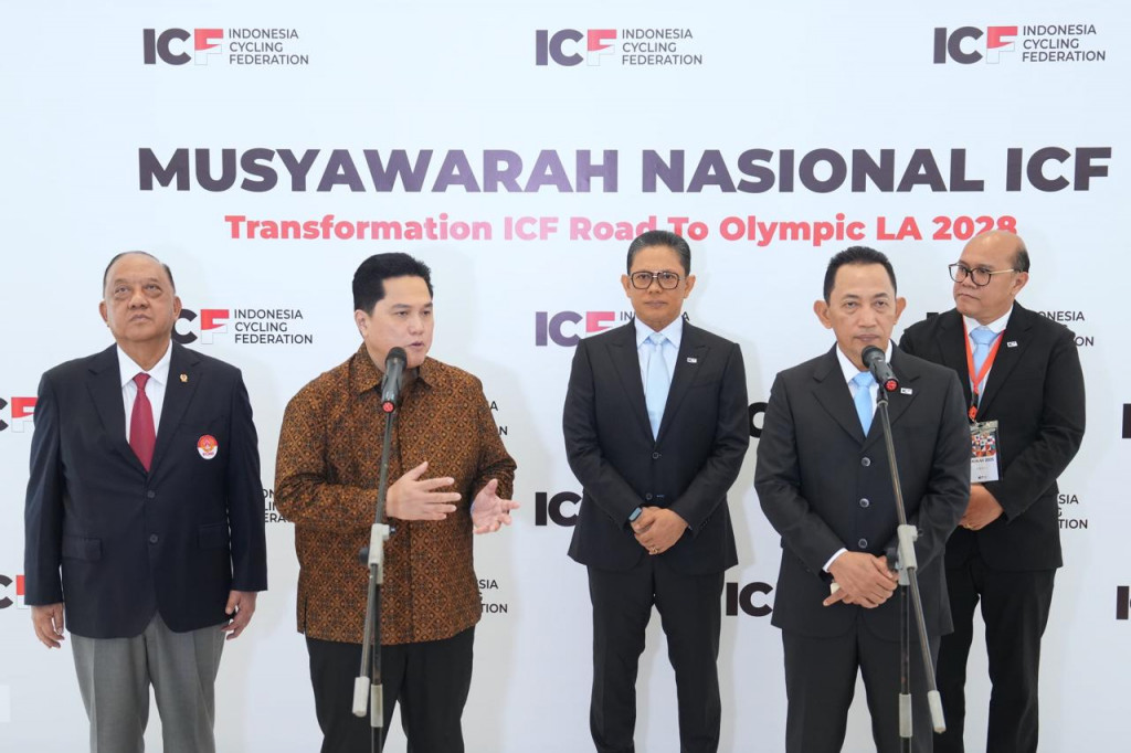 Menpora Erick Thohir bersama Ketum PB ISSI Listyo Sigit Prabowo dan Ketum KONI Pusat, Marciano Norman. (Foto: Dok Kemenpora)