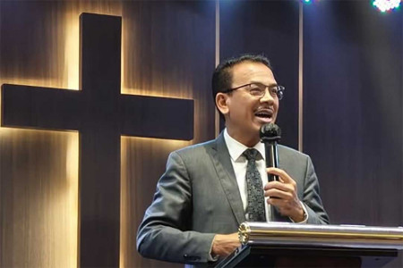 Jerome Polin Ungkap Niat Ayah Pelayanan ke Gereja di Papua