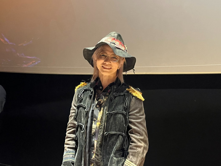 HYDE Suka dengan Batik, Bakal Dipakai di Konser Jakarta