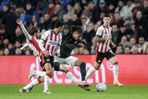 Suasana laga PSV Eindhoven vs Fortuna Sittard. (Iris van den Broek / ANP / AFP)