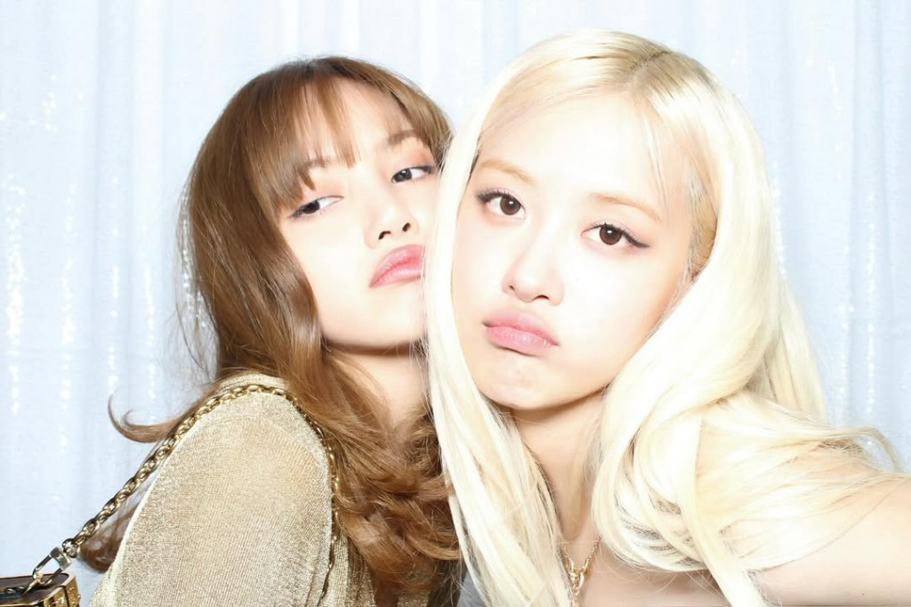 Lisa dan Rosé BLACKPINK (Foto: Instagram/roses_are_rosie)
