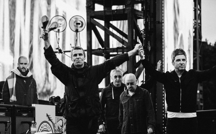 Liam Gallagher Kecam Insiden Suar di Konser Reuni Oasis