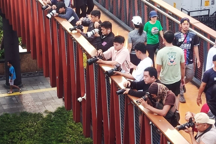 Gubernur Pramono Izinkan Memotret di Ruang Publik