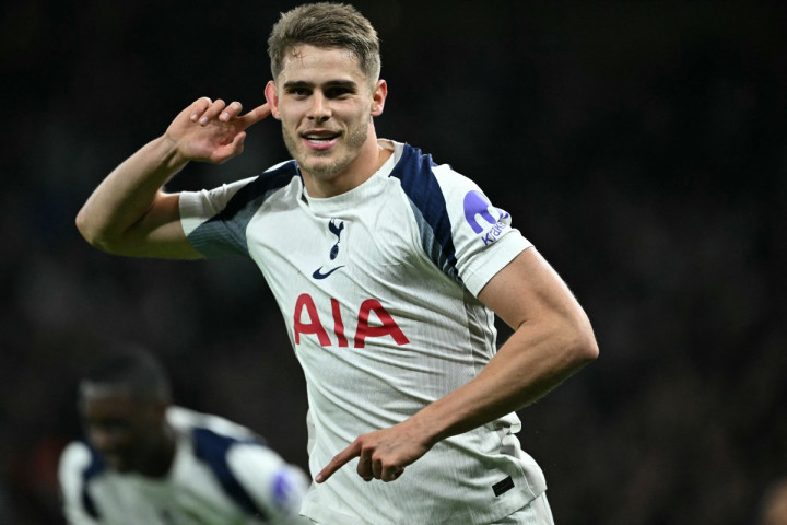 Liga Champions UEFA: Satu Pemain di Kartu Merah, Spurs Pesta Gol ke Gawang Kopenhagen