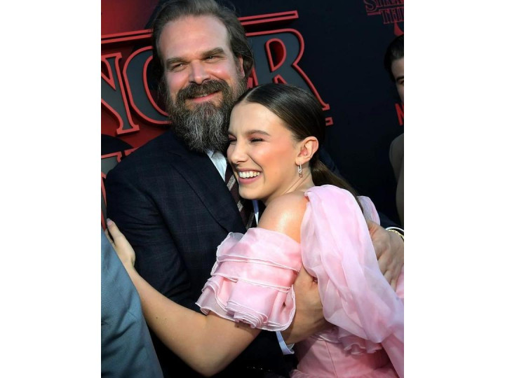 Millie Bobby Brown Laporkan David Harbour Soal Pelecehan Sebelum Syuting Stranger Things 5