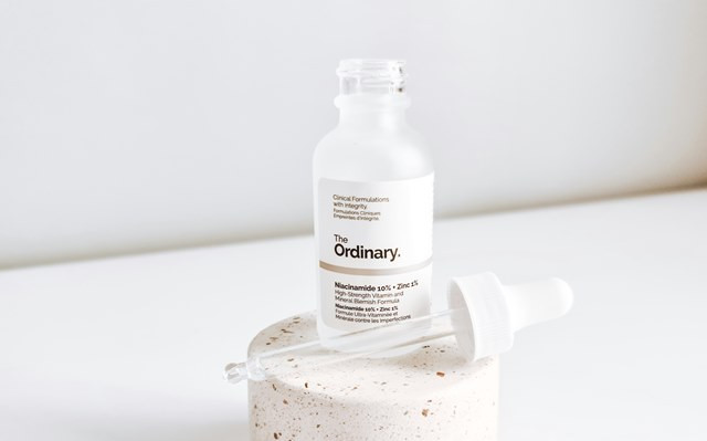  Serum vitamin C memiliki manfaat utama untuk membantu meratakan warna kulit. (Foto: Ilustrasi/Dok. Pexels.com)