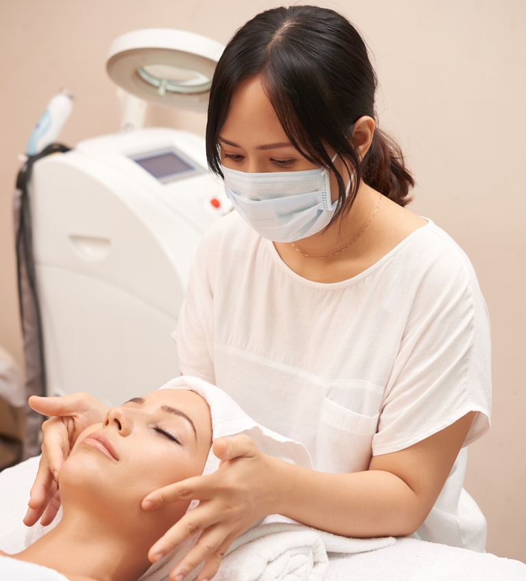 Exosome bekerja secara langsung pada sel kulit, sehingga manfaatnya terasa lebih optimal dan menyeluruh. Ilustrasi Freepik