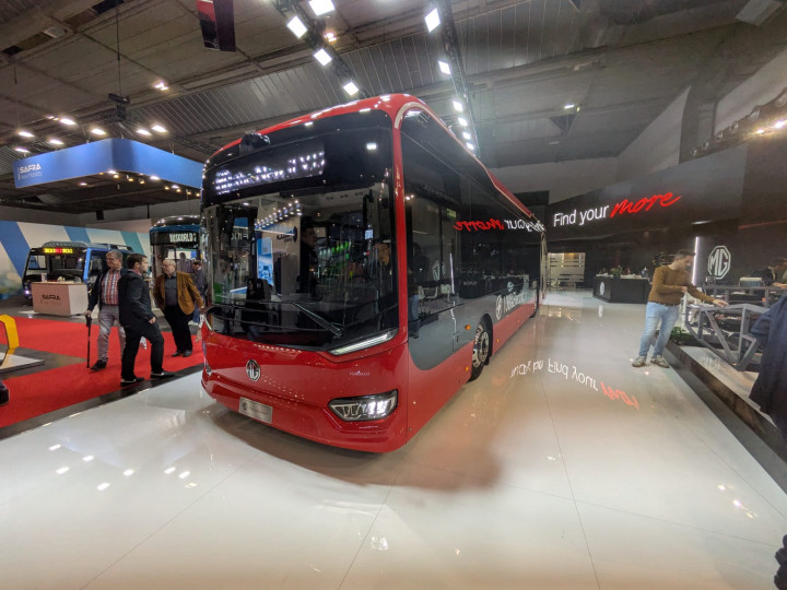 Selain Mobil Penumpang, MG Juga Produksi Bus Listrik iEV12