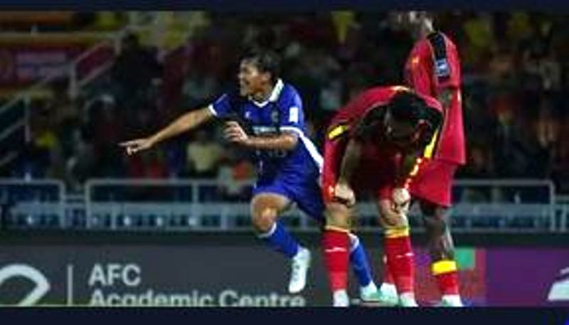 Adam Alis (kiri) cetak dua gol-Foto Persib.co.id