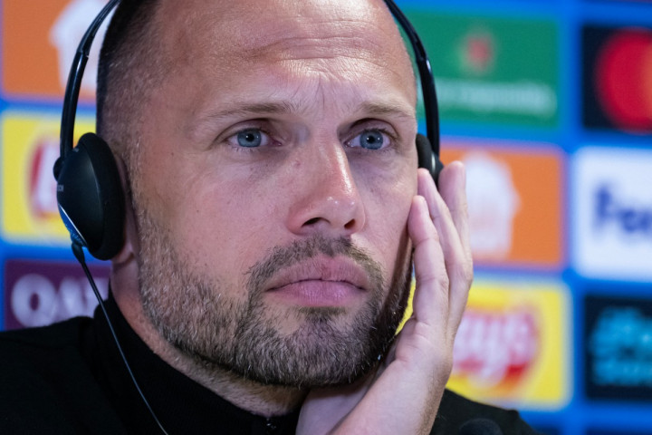 Kembali Kalah di Liga Champions, Ajax Pecat Pelatih John Heitinga