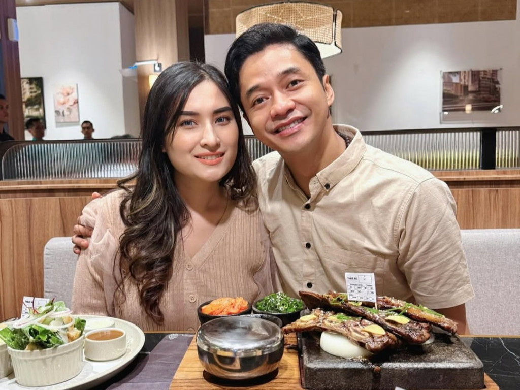 Angbeen Rishi dan Adly Fairuz (Foto: Instagram @angbeenrishi)