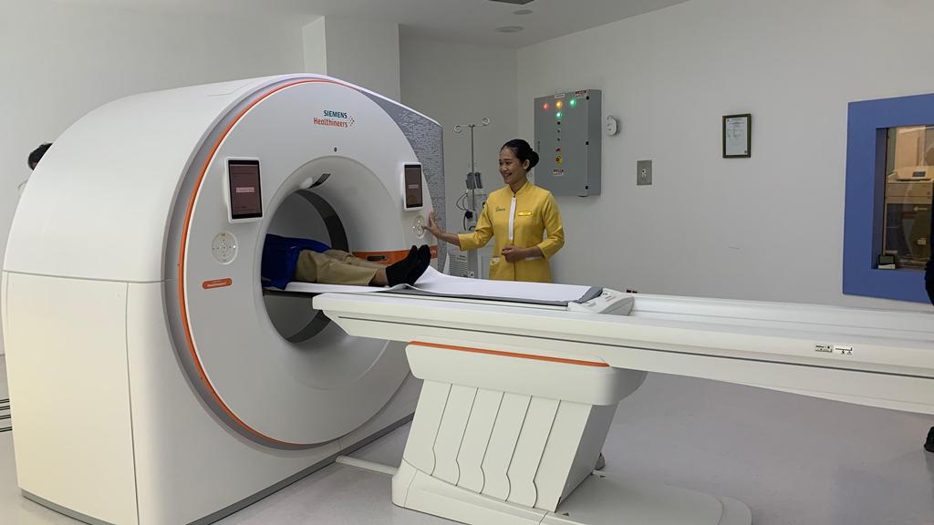 Teknologi photon-counting CT-scan pada NAEOTOM Alpha. Pro memperkenalkan cara baru dalam mendeteksi sinar-X dengan mengubah foto langsung menjadi sinyal digital. Dok. Secillia/Medcom