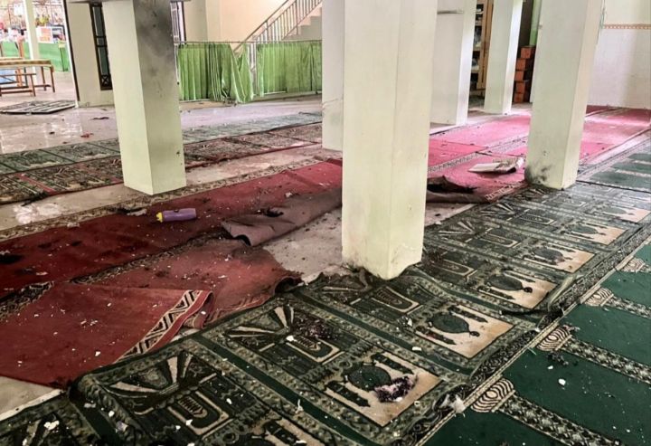 Lokasi ledakan di Masjid SMAN 72 Jakarta. Foto: MI