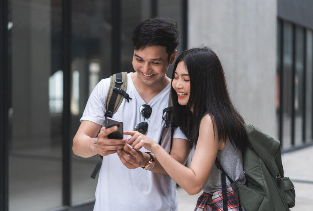 Penawaran Beli 1 Gratis 1, tiket pesawat all-in mulai Rp499 ribu, hingga diskon hingga Rp1,1 juta dengan kode promo eksklusif. 