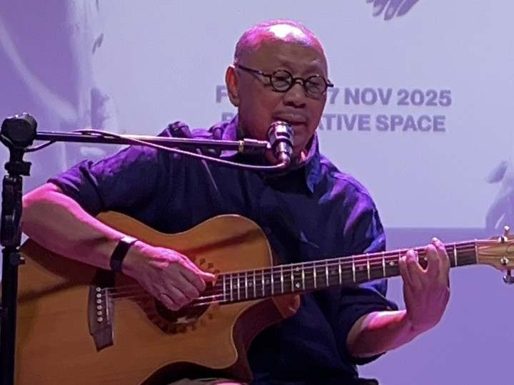 Sudah 71 Tahun, Ebiet G. Ade Masih Mau Nge-Band