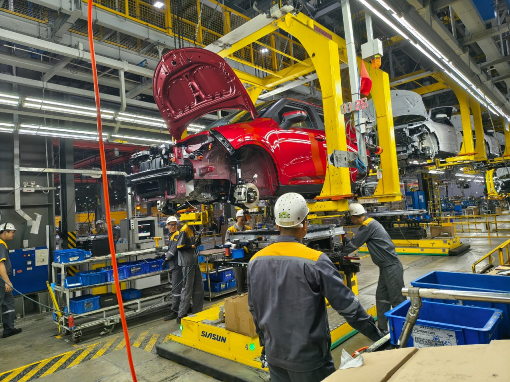 Suasana perakitan mobil Vinfast di pabrik Vinfast di Vietnam (Foto: Medcom.id)