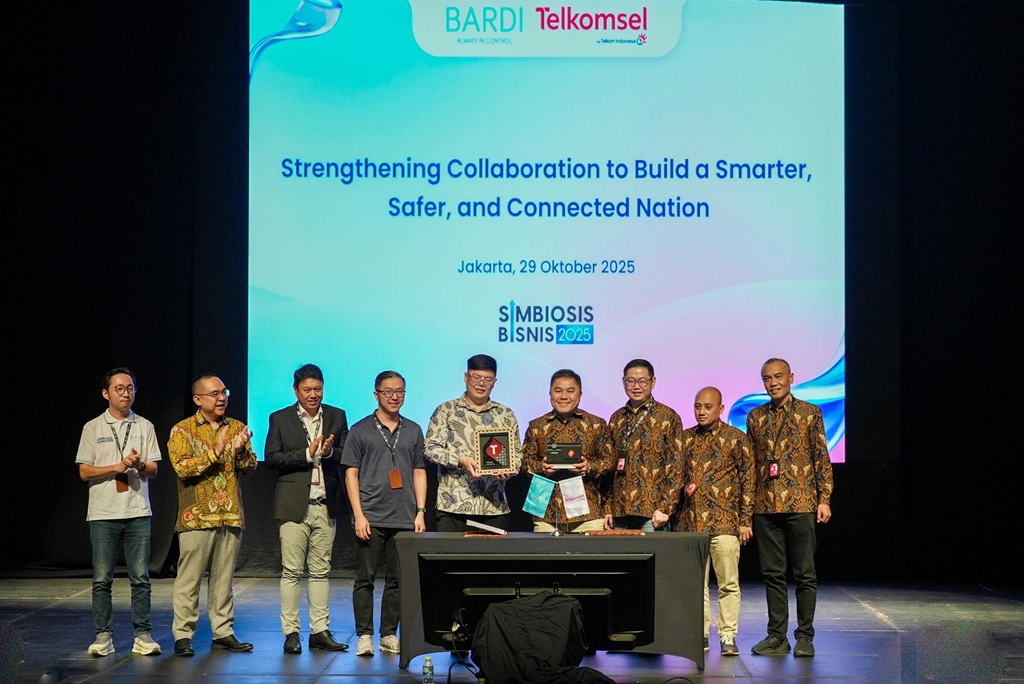 Telkomsel dan BARDI meluncurkan solusi IoT terpadu dengan integrasi BARDI Dashcam dan IoT Telkomsel Enterprise untuk meningkatkan keamanan dan pengalaman berkendara yang lebih terkoneksi.