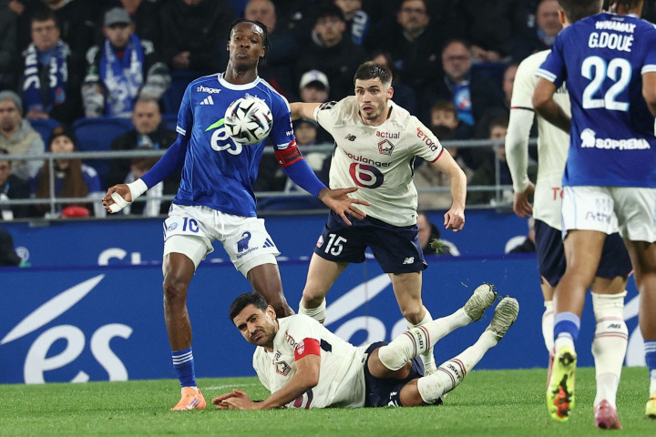 Verdonk Kartu Merah, Lille Takluk dari Strasbourg