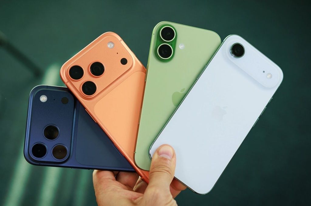 Apple dikabarkan akan menghadirkan kamera depan 24MP di seluruh model flagship iPhone 18, termasuk kamera bawah layar untuk versi lipat.