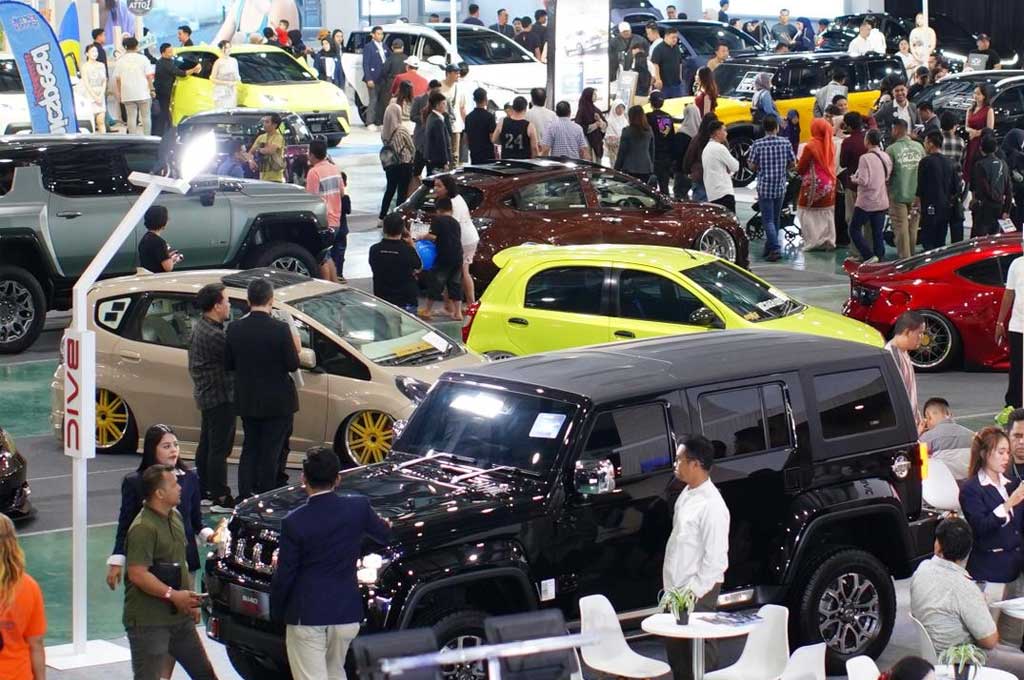 Pameran otomotif GIIAS Makassar punya keseruan tersendiri di akhir pekan. SE