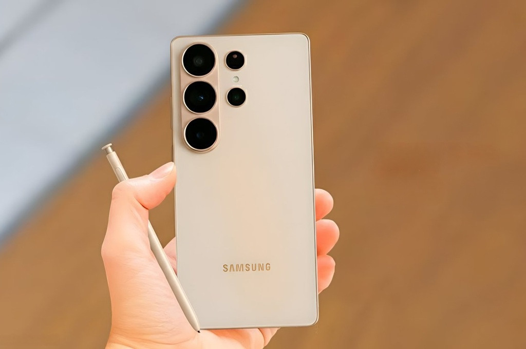 Samsung Galaxy S26 dibocorkan tampil dengan desain tipis 6,9 mm, layar 6,3 inci, antarmuka One UI 8.5 dan diperkirakan meluncur pada awal tahun 2026.