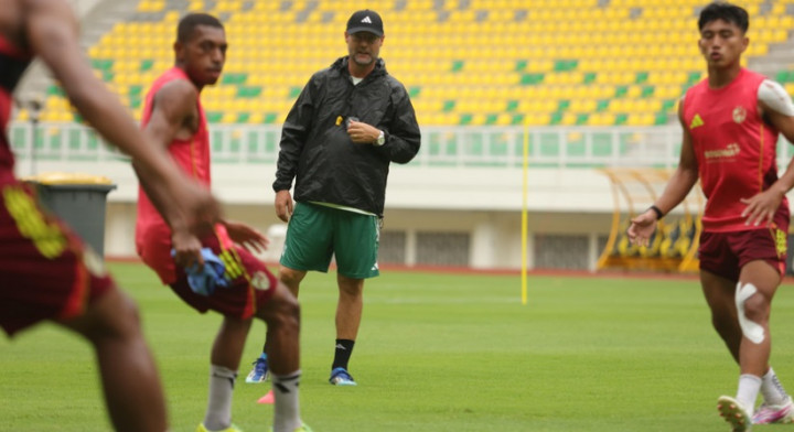 Debut Manis Tomas Trucha sebagai Pelatih Anyar PSM Makassar