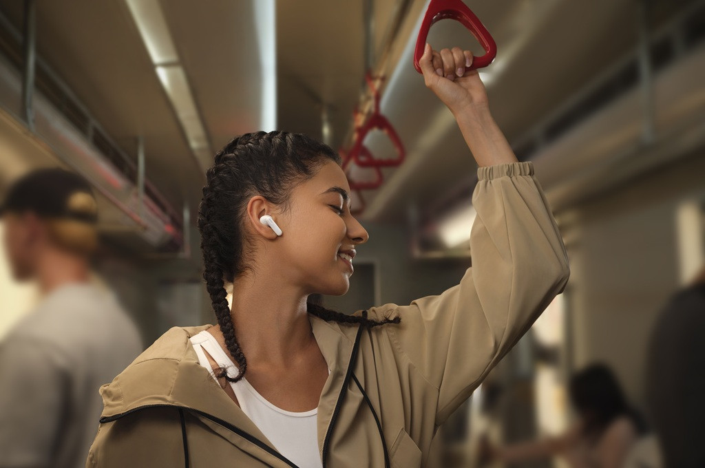 Huawei resmi merilis FreeBuds SE 4 ANC, TWS premium dengan peredam bising hingga 50dB, baterai 50 jam, dan harga terjangkau Rp359.000 di Shopee.