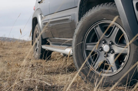 Ini 6 Penyebab Ban Mobil Cepat Aus dan Cara Mencegahnya