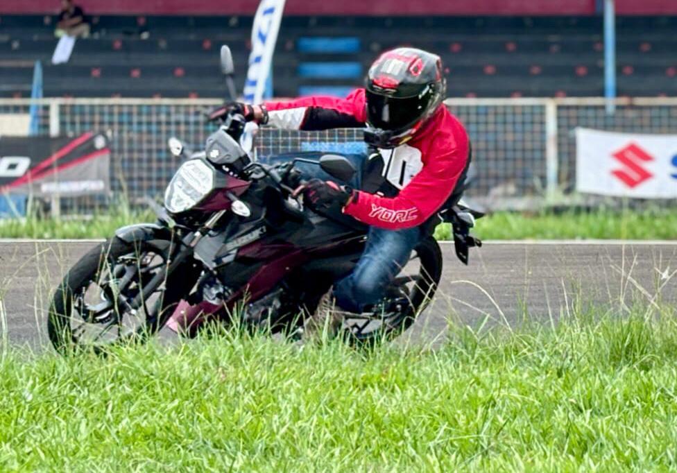 Test ride Suzuki Satria Pro di Sirkuit Sentul Karting. dok sis