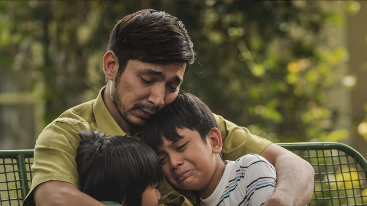 6 Rekomendasi Film Indonesia Bertema Ayah dan Drama Keluarga