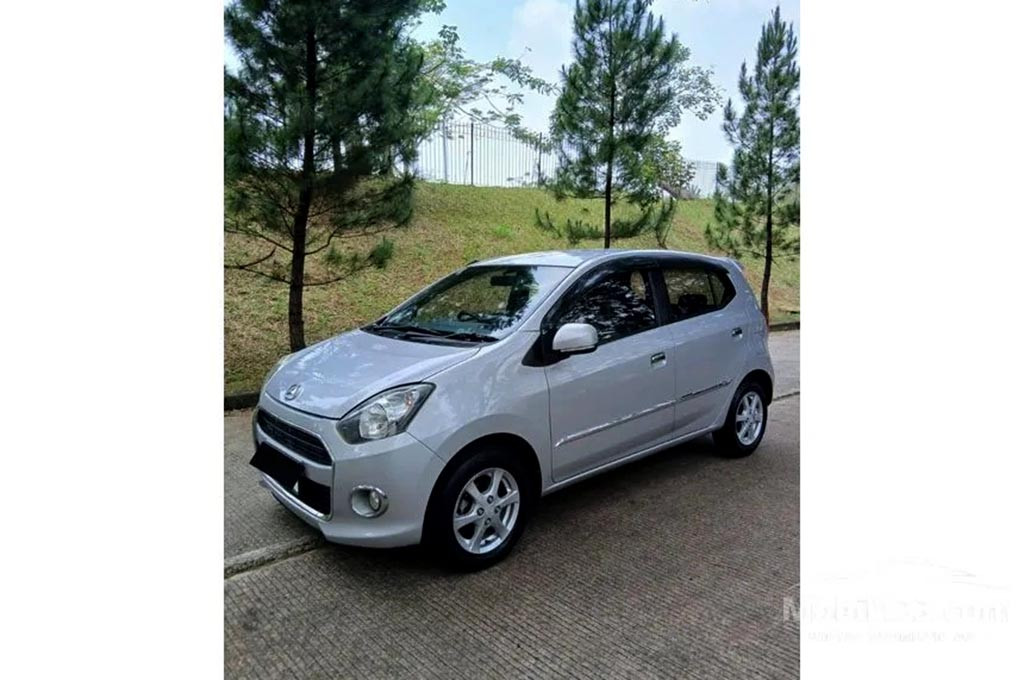Daihatsu Ayla 1.0 X tahun 2014. Daihatsu