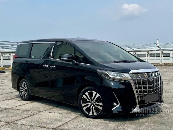 Segini Harga Pasaran Toyota Alphard Bekas 2020-2025