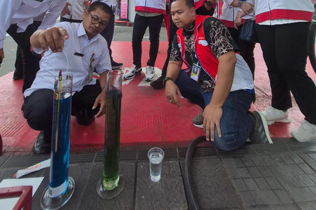 Pertamina Patra Niaga pastikan BBM di SPBU Bogor aman dan bebas air setelah laporan konsumen viral di media sosial. Pertamina