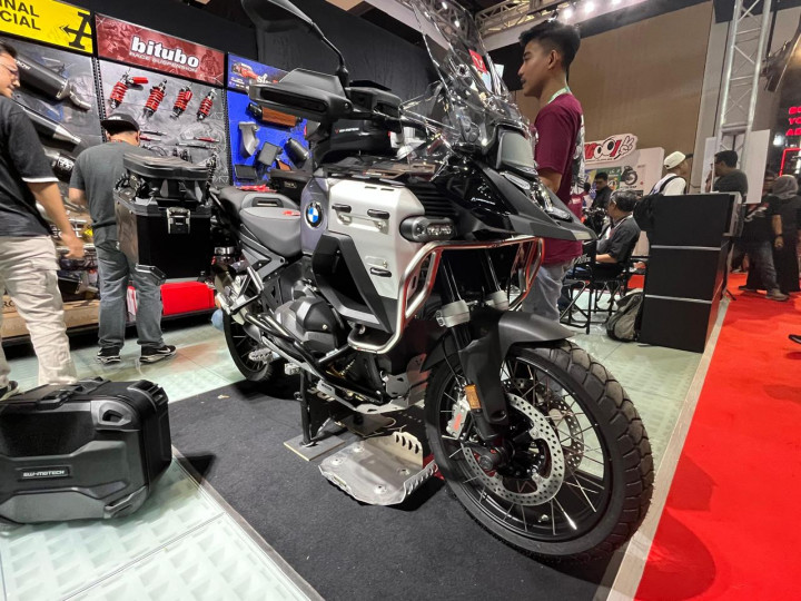 Debut di IMHAX, Intip Lini Produk Perlengkapan Touring Premium Asal Jerman