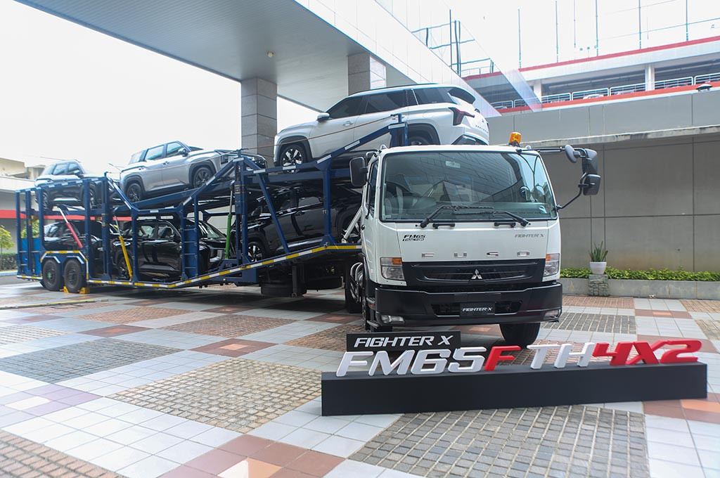 Truk Mitsubisi Fuso. Mitsubishi Fuso