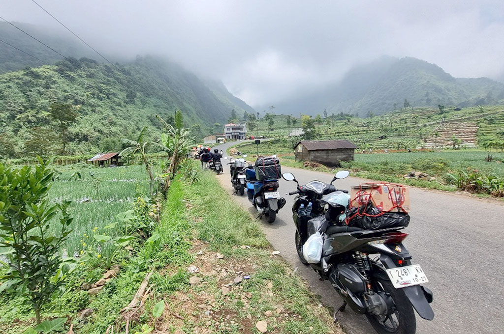 Para bikers Jakarta menuju ke Garut. Wahana Makmur Sejati