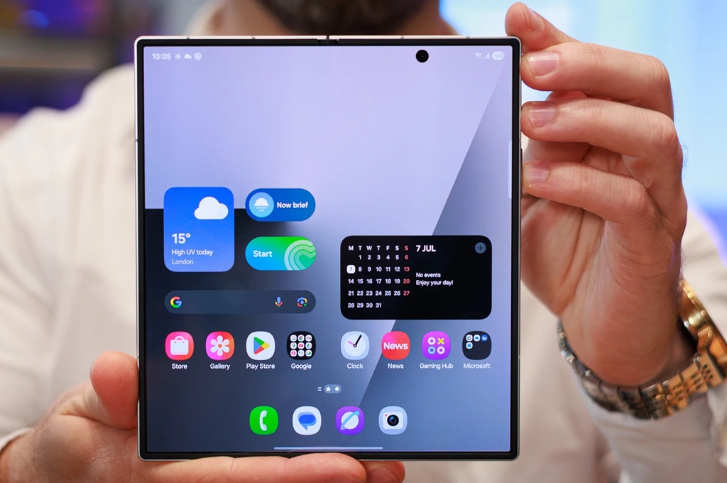 Samsung berikan diskon USD720 dan bundel Google AI Pro gratis untuk Galaxy Z Fold 7 menjelang musim belanja Black Friday.