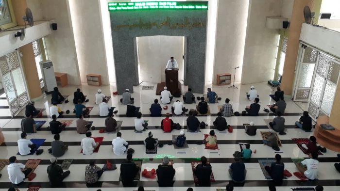 Salat Jumat. Foto: DKM Nursiah Daud Paloh/Syarifuddin