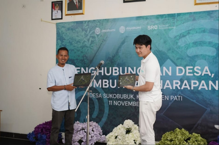 Internet Satelit Buka Akses Digital Desa