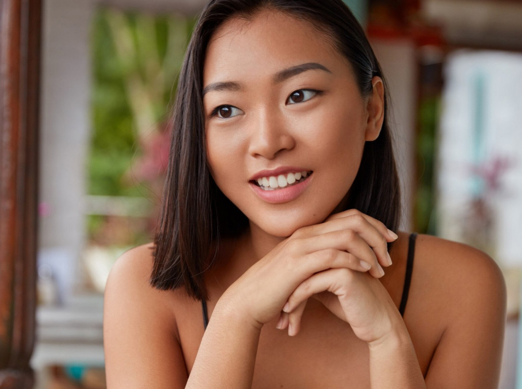 Kulit sawo matang punya kecantikan khas yang eksotis, tapi memang sering jadi tantangan tersendiri saat memilih complexion product. Ilustrasi Freepik