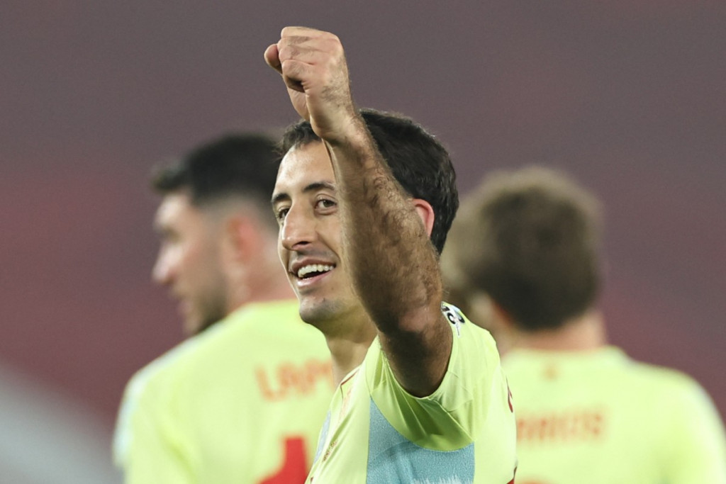 Selebrasi gol penyerang timnas Spanyol, Mikel Oyarzabal. (Photo by GIORGI ARJEVANIDZE / AFP)