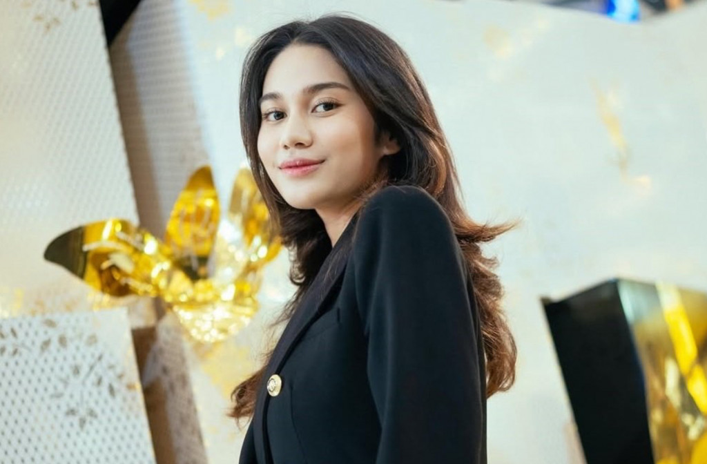 Foto: instagram @azizahsalsha_